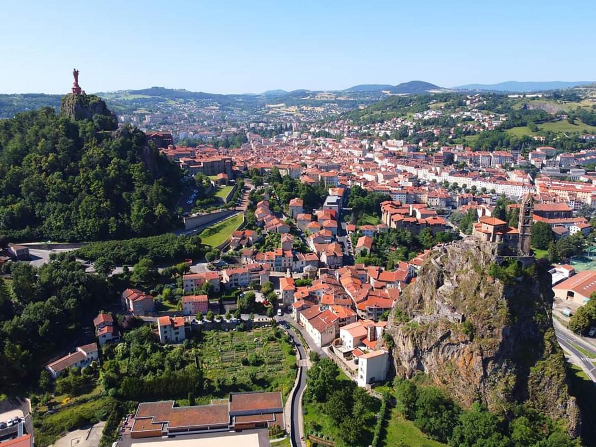 Maison Au Loup - Superbe Ancien Hotel Particulier Du Xvie Siecle Au Coeur De La Vieille Ville Du Puy Le Puy-en-Velay エクステリア 写真